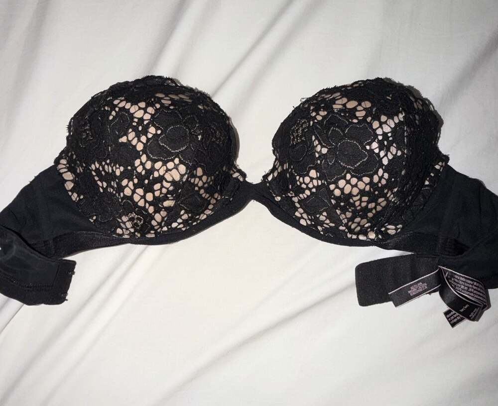 Victoria's Secret Very Sexy Black Lace Stapless Push-Up Bra Size 32C